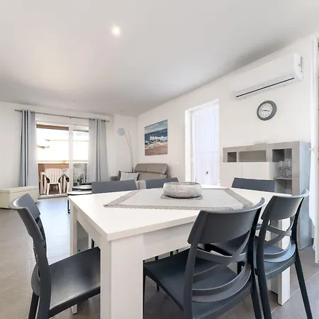 Baricevic - Two Bedroom With Balcony * Opatija