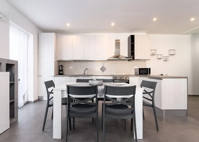 Baricevic - Two Bedroom With Balcony *