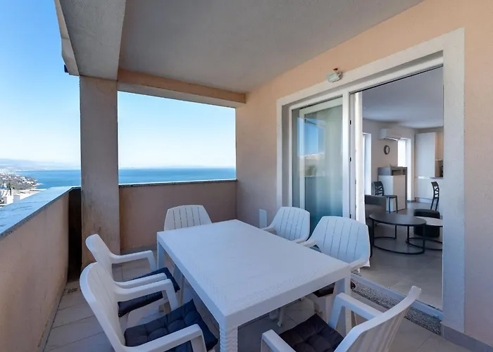 Baricevic - Two Bedroom With Balcony Appartement Opatija