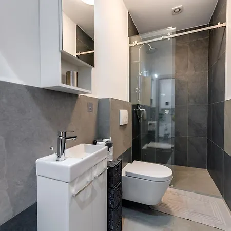 Baricevic - Two Bedroom With Balcony Lägenhet