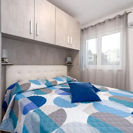 Baricevic - Two Bedroom With Balcony Lägenhet Opatija