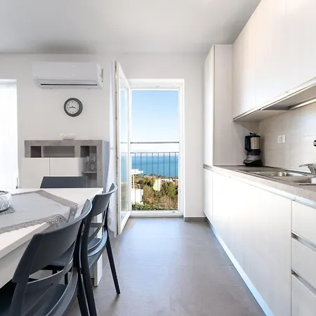 Baricevic - Two Bedroom With Balcony *