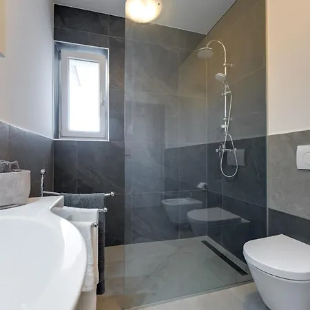 Lägenhet Baricevic - Two Bedroom With Balcony *