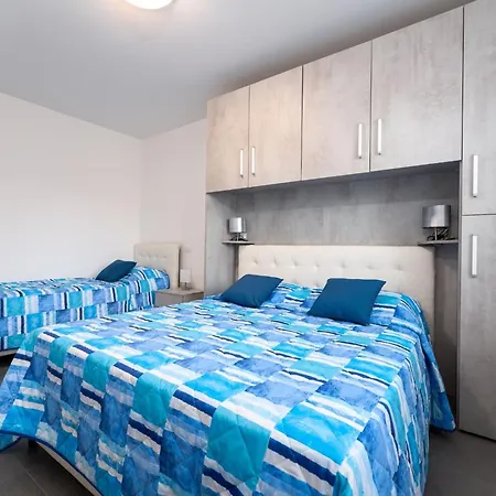 Lägenhet Baricevic - Two Bedroom With Balcony