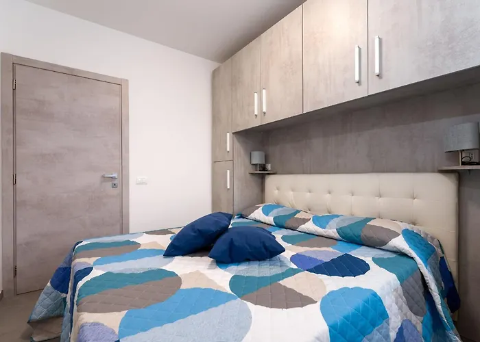 Baricevic - Two Bedroom With Balcony דירה אופטיה