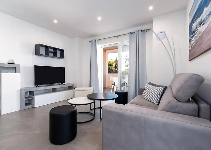 Baricevic - Two Bedroom With Balcony *