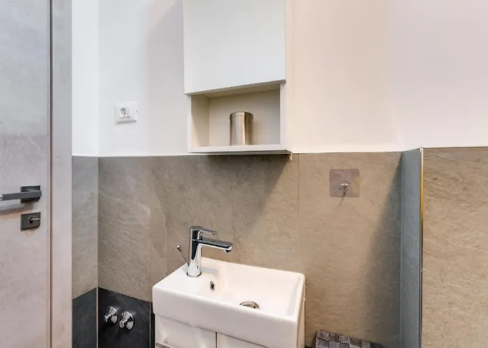 Baricevic - Two Bedroom With Balcony אופטיה