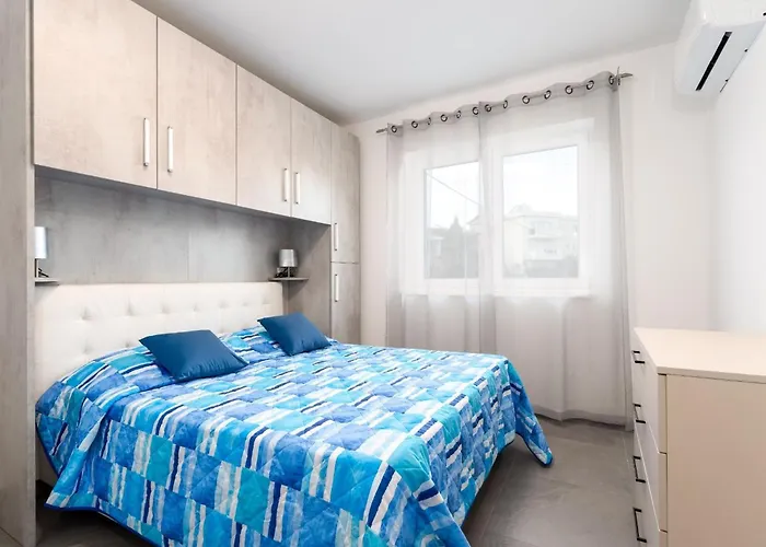 Baricevic - Two Bedroom With Balcony * אופטיה