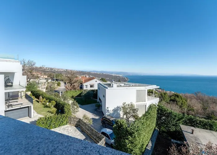 Baricevic - Two Bedroom With Balcony * אופטיה