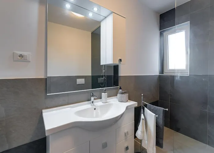 Baricevic - Two Bedroom With Balcony * Opatija